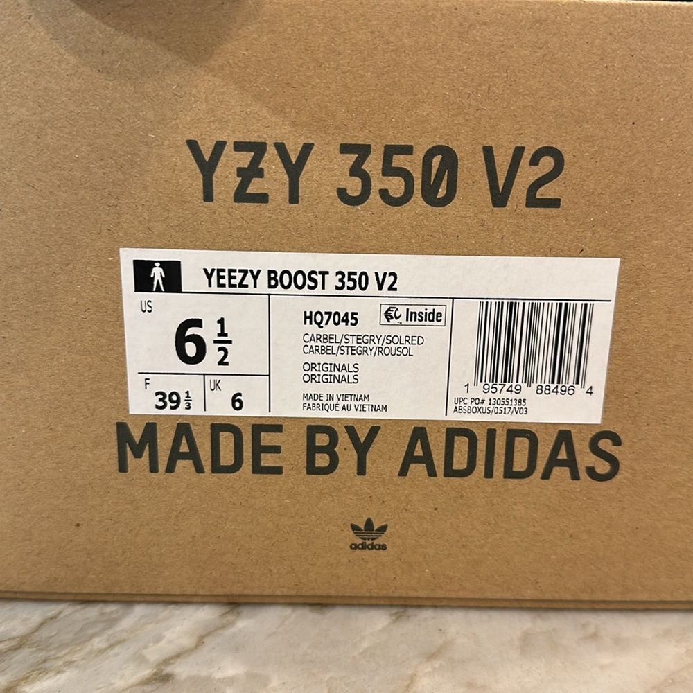 Yeezy Boost 350 V2 Carbon Beluga - Picture 5 of 5